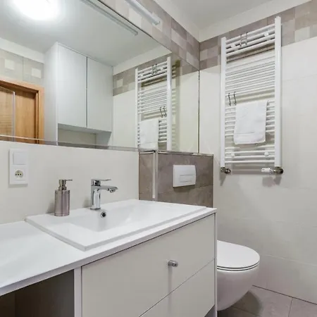 公寓 Z 2 Sypialniami 19 F Perlowa Przystan - 科沃布热格