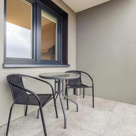 Z 2 Sypialniami 19 F Perlowa Przystan - 科沃布热格